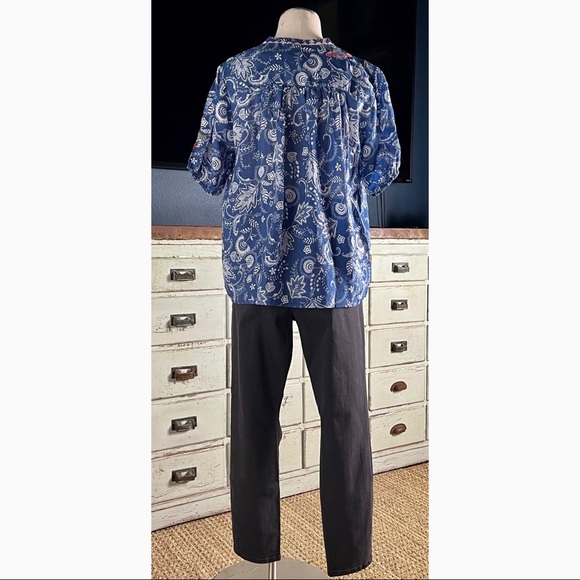 Johnny Was Effortless Puffed Sleeve Blue Embroidered Blouse NWT New M - Picture 4 of 15